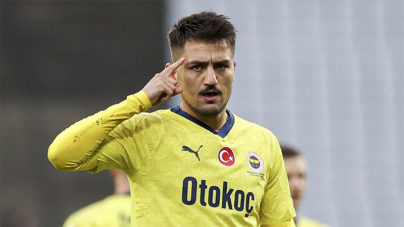 Fenerbahçe'nin milli yıldızı Cengiz Ünder için sürpriz bir gelişme yaşandı. 
