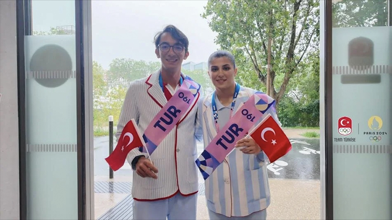 Paris 2024 Olimpiyatları düzenlenen törenle açılış yaptı. Türkiye, 101 sporcu ile katılım sağladı.