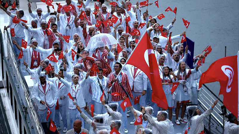 PARİS 2024'TE GEÇİT TÖRENİ: SAHNE TEAM TÜRKİYE'NİN