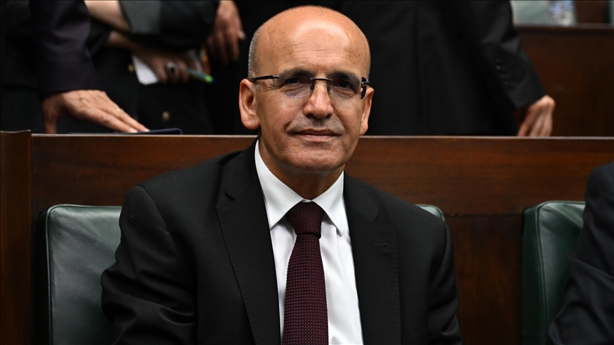Ekonominin kötü yönetildiğini düşünenlerin oranı AKP seçmenleri arasında yüzde 63,1, CHP seçmenleri arasında yüzde 95,1, MHP seçmenleri arasında yüzde 67,6, İYİ Parti seçmenleri arasında yüzde 91,7, Dem Parti seçmenleri arasında yüzde 95,3 oldu.  AKP seçmenlerinin sadece yüzde 32,8'i ekonominin iyi yönetildiğini düşünürken, bu oran MHP'de yüzde 26,9'da kaldı.