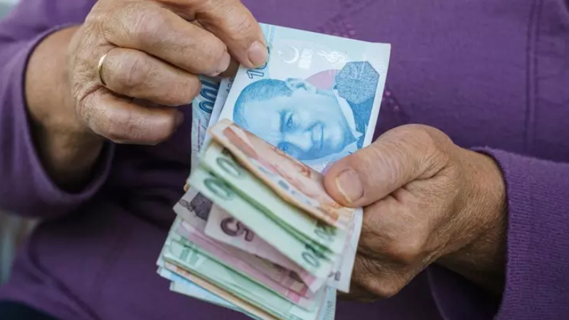 Tahsis numarası son rakamı 1 olanlar ayın 21'sinde, Tahsis numarası son rakamı 8 olanlar ayın 22'sinde, Tahsis numarası son rakamı 6 olanlar ayın 23'ünde, Tahsis numarası son rakamı 4 olanlar ayın 24'ünde, Tahsis numarası son rakamı 2 olanlar ayın 25'inde, Tahsis numarası son rakamı 0 olanlar ayın 26'sında ödeme alıyor.