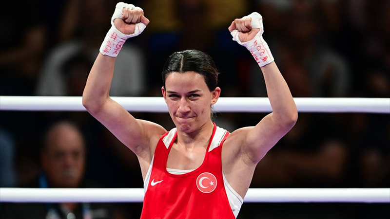 Hatice Akbaş'tan Dünya Boks Şampiyonası'nda gümüş madalya!