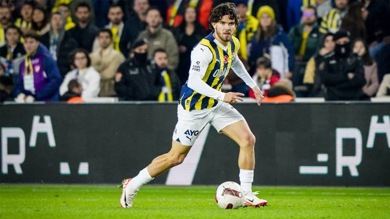 Fenerbahçe 2 yıl daha sözleşmesi olan 24 yaşındaki Ferdi Kadıoğlu'nu 2018-19 sezonu başında NEC Nijmegen'den 1.4 milyon euroya transfer etmişti.