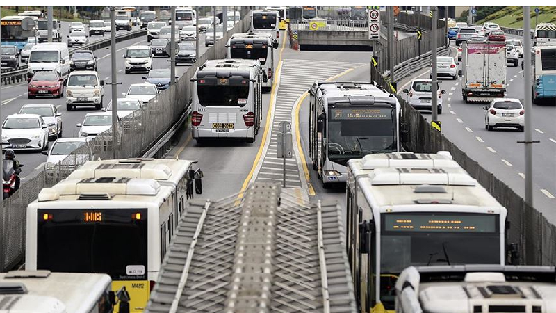 Metrobüs hattında bazı duraklar devre dışı kalıyor!