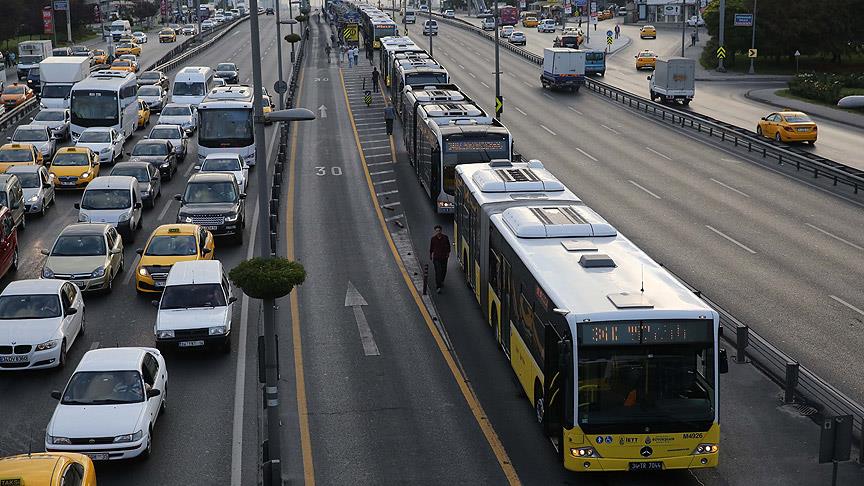 İstanbul Büyükşehir Belediyesi (İBB), metrobüs hattında sürdürdüğü "Beyaz Yol" çalışmaları kapsamında bazı durakların geçici olarak kapalı olacağını duyurdu. 
