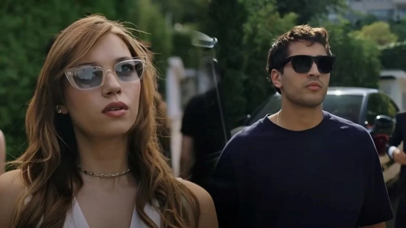 Burcu Alptekin’in yönettiği dizinin senaryosunu senarist Zeynep Bonçe kaleme alıyor. OGM Pictures imzalı dizinin oyuncu kadrosunda Afra Saraçoğlu, Mert Ramazan Demir, Çetin Tekindor, Beril Pozam, Gülçin Santırcıoğlu, Diren Polatoğulları ve Ersin Arıcı gibi isimler yer alıyor.