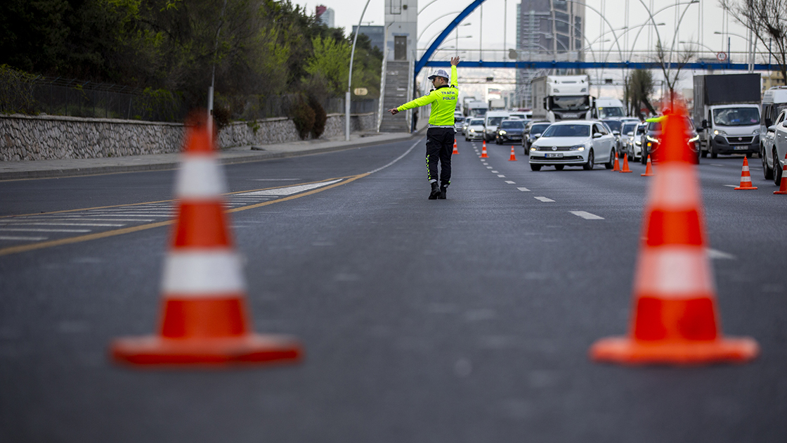 İstanbul'da 29 Ekim Cumhuriyet Bayramı dolayısıyla bazı yollar yarın trafiğe kapatılacak