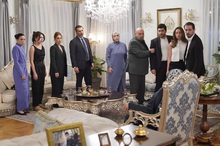 Dizinin 67'nci bölümü sezon finaliyle başlayacak. Balkondan düşen Görkem’le ilgili sır aileyi şaşırtırken tek tek karakterlerin hikayesi seyirciye yansıtılacak. Olaylar bir aylık zaman atlamasıyla devam edecek.