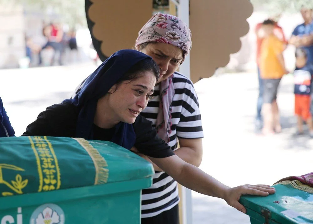 Kızı Naciye Şimşek'in şiddet gördüğünü ve bu nedenle eşine boşanma davası açtığını söyleyen Akkaplan, tek tesellilerinin olaydan yaralı kurtulan torunu Hiranur Şimşek olduğunu dile getirdi. 