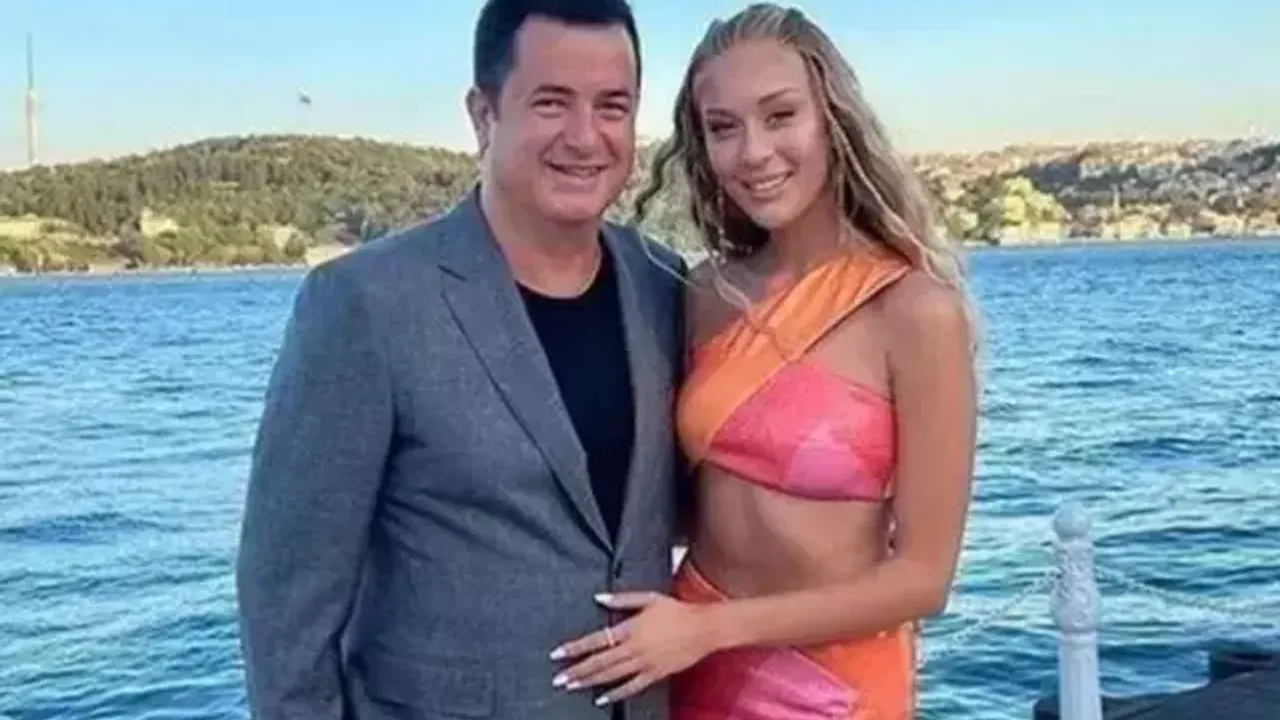 Esma Sultan Sarayı'nda yapılacak olan düğün saat 21.00'da gerçekleşecek.