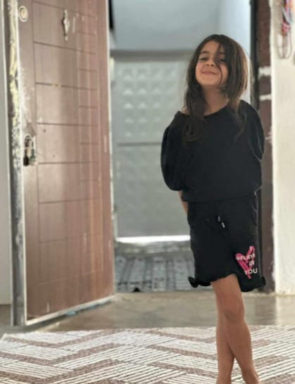 14 UZMANLA 11 SAAT SÜREN OTOPSİ - Narin'in cesedinin götürüldüğü Diyarbakır ATK'da otopsi işlemine 14 uzman katıldı. Saat 10.30 sıralarında başlayan otopsi işlemleri yaklaşık 11 saat sürdü ve saat 21.40'da son buldu.