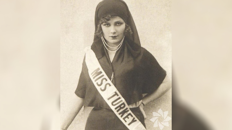 Feriha Tevfik - 1929