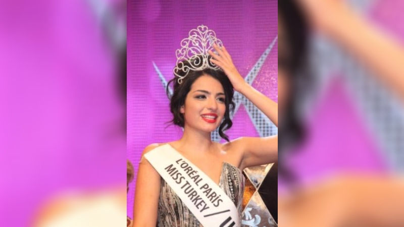 Melisa Aslı Pamuk - 2011