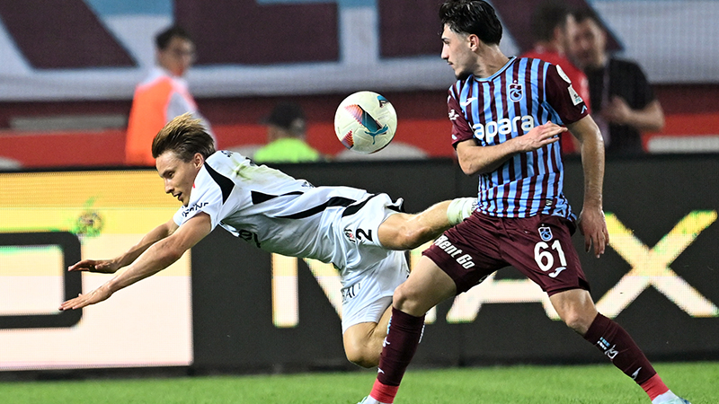 Spor yazarları Trabzonspor-Beşiktaş maçını değerlendirdi: On kişi kalan Trabzon'u yenemiyorsanız, bunun adı olsa olsa, beceriksizliktir beyler