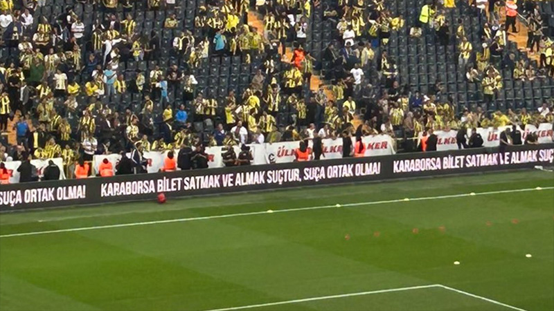Derbi öncesi reklam panoları: "Karaborsa bilet satmak ve almak suçtur, suça ortak olma!"