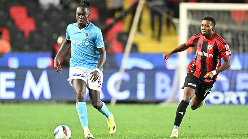 Trabzonspor'dan VAR kayıtları sonrası tepki: Hakem 'var' olanı yok sayıyor!