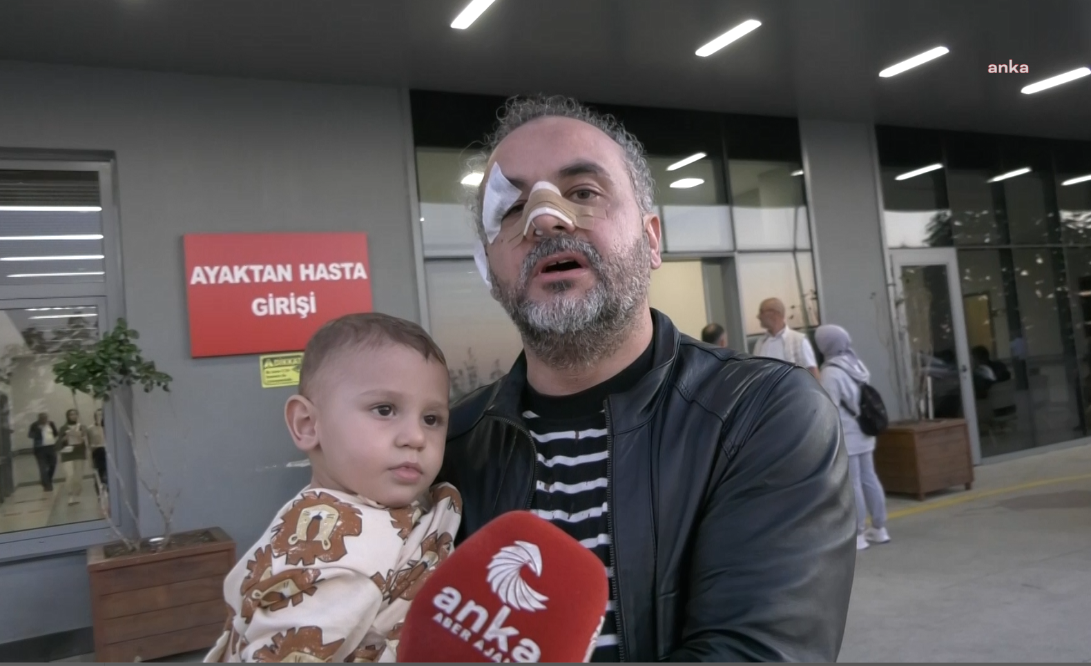 Rize'de, bir yemek zinciri şubesinin açılışına gidip İsrail'i protesto eden kişi, orada bulunanlar tarafından darp edildi
