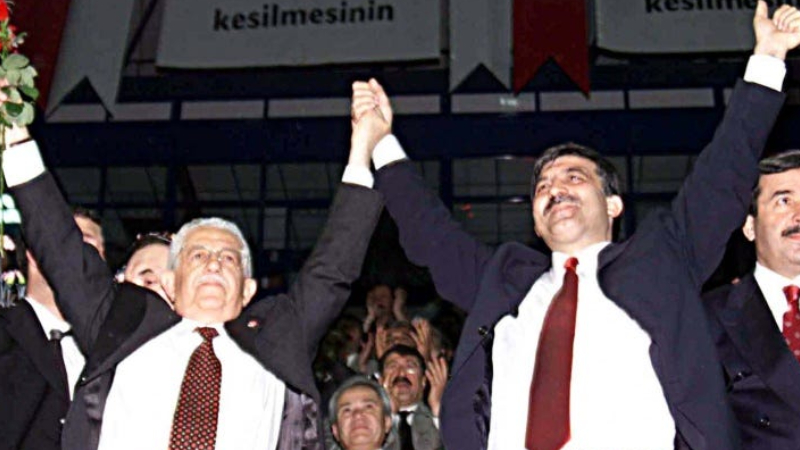 Recai Kutan, Saadet Partisi Yüksek İstişâre Kurulunda üyeliğinin yanısıra, yine kurucuları arasında yer aldığı Ekonomik ve Sosyal Araştırmalar Merkezinin genel başkanlığını da yürütüyordu.