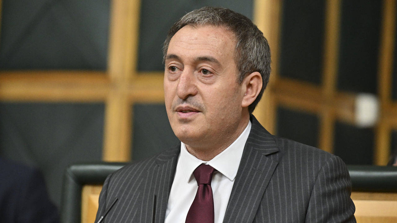 DEM Parti Eş Genel Başkanı Tuncer Bakırhan’ın beğeni oranı %12,4, beğenmeme oranı %67,3, karasızlar %20,3