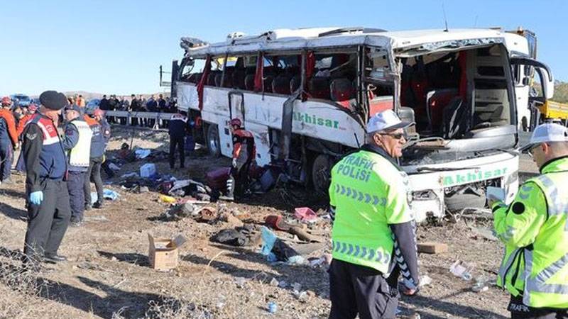 Aksaray'da tur otobüsünün devrildiği kazada ölü sayısı 7'ye yükseldi