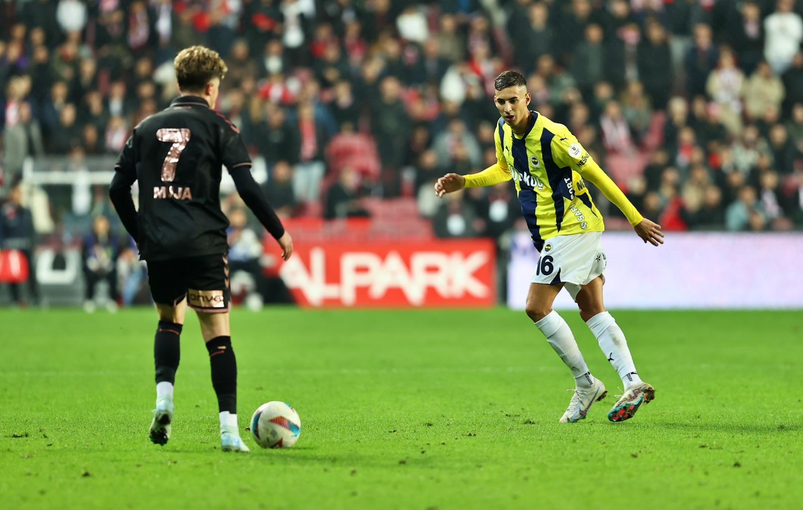Spor yazarları, Fenerbahçe'nin Samsunspor beraberliğini yorumladı: Mourinho'nun ihanet gecesini izledik