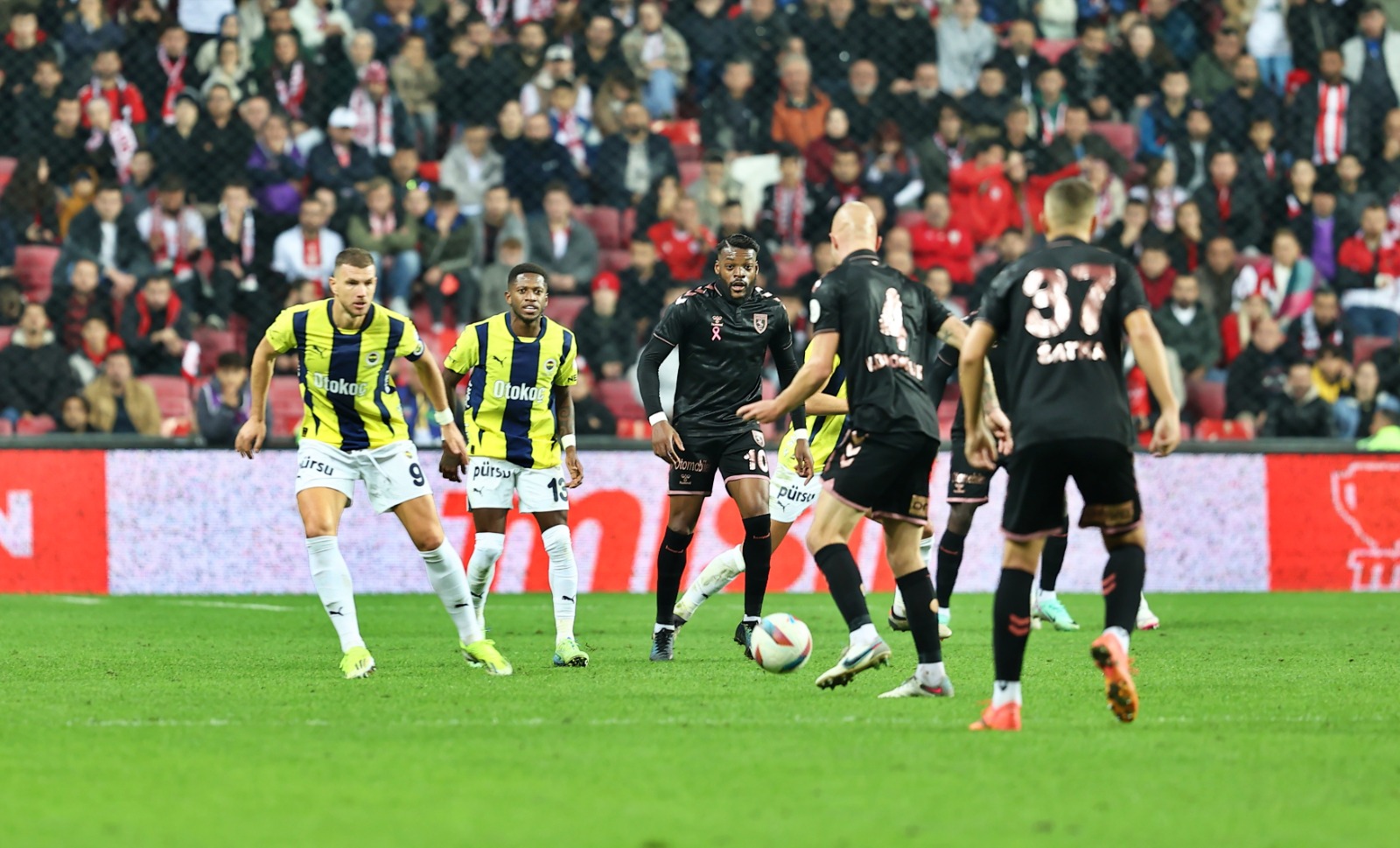 Spor yazarları, Fenerbahçe'nin Samsunspor beraberliğini yorumladı: Mourinho'nun ihanet gecesini izledik