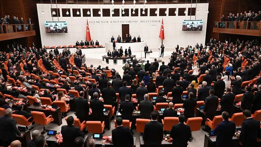 TBMM'de bu hafta; kadınlar için soyadı düzenlemesini de öngören 9. Yargı Paketi görüşmelerinin tamamlanması bekleniyor