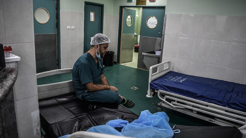 Sağlık Bakanlığı İsrail'in Kemal Advan Hastanesi'nde çalışanlar ve yaralıları rehin almasını kınadı