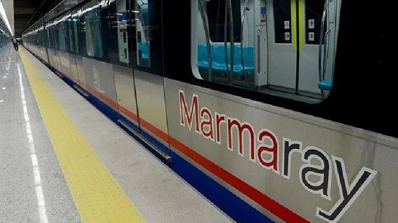 Kadıköy'de Marmaray istasyonunda güvenlik görevlisi tartıştığı yolcuyu bacağından vurdu
