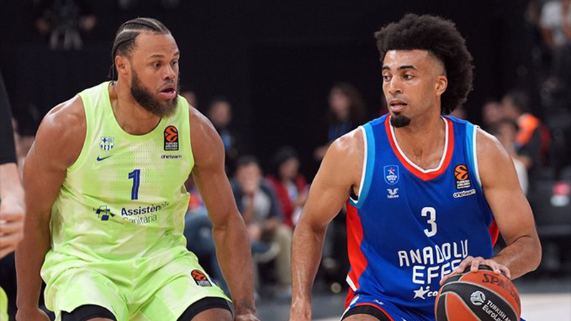 Anadolu Efes evinde Barcelona engeline takıldı