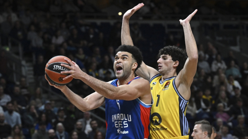 Anadolu Efes, Alba Berlin deplasmanında farklı galip