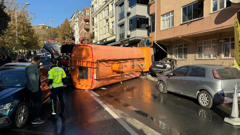 İETT otobüsünün de karıştığı zincirleme kazada 1 kişi hayatını kaybetti
