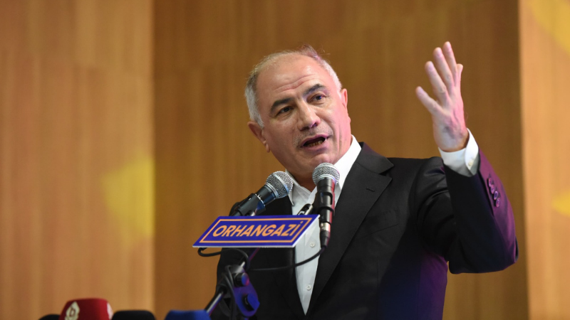 AKP'li Ala'dan Özel'e tepki: Kimin halkın gönlünde, kimin yalnızca kürsüde olduğuna milletimiz zaten 22 yıldır karar veriyor