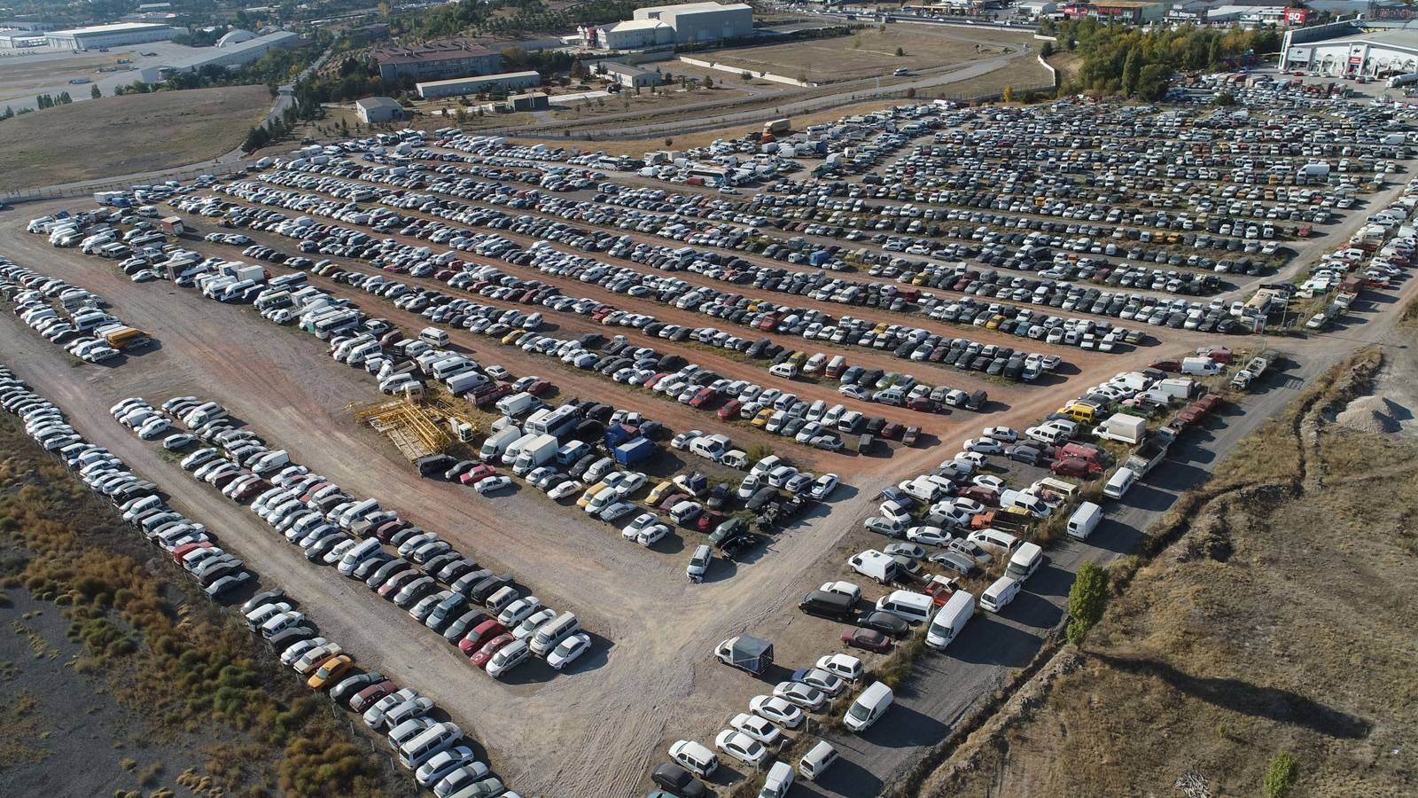 Bakan Tunç: Yediemin otoparklarında terk edilen araçların satışı kolaylaştı