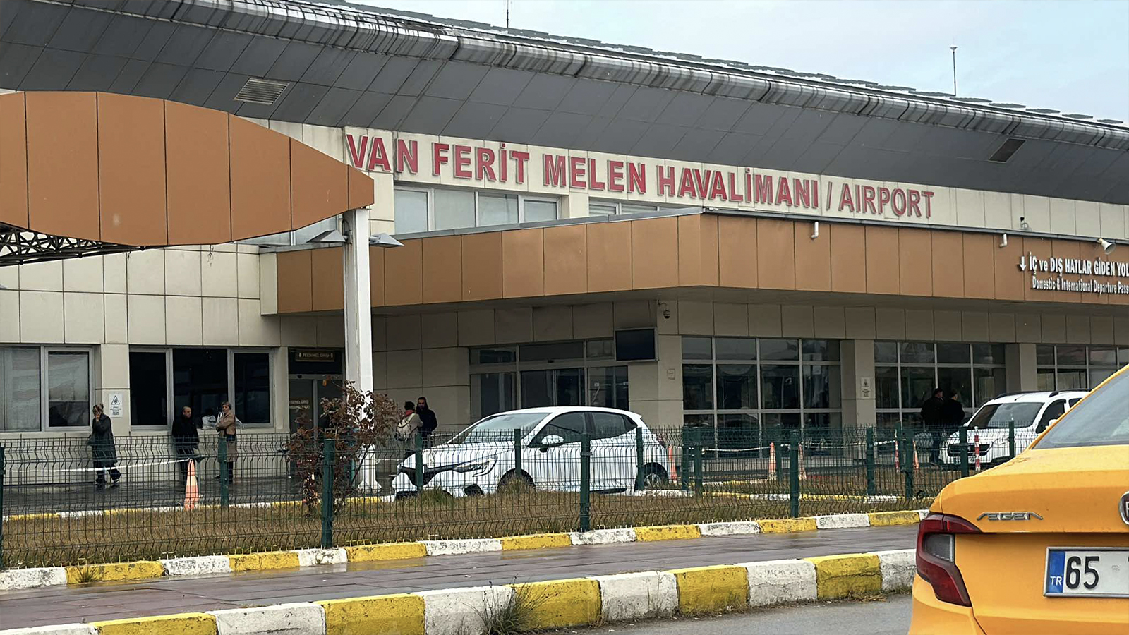 İzinsiz dron uçuşları, uçuş güvenliğini tehlikeye sokuyor: Van’da, dronlar nedeniyle üç uçak Diyarbakır'a yönlendirildi