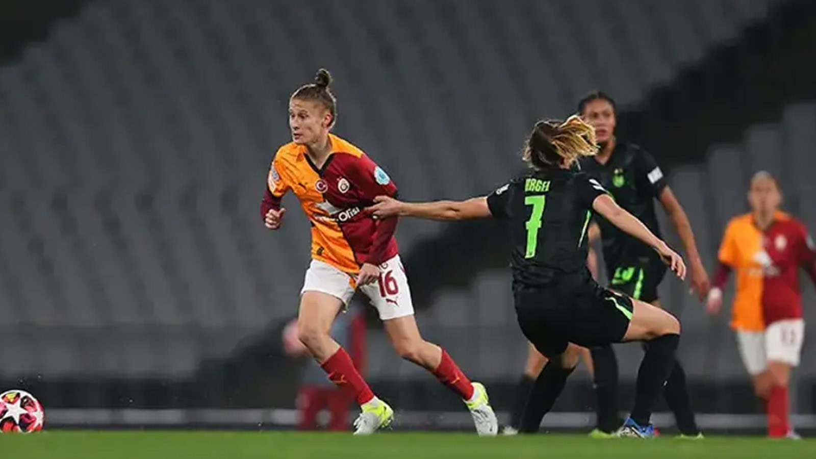 Galatasaray, Devler Ligi'nde galibiyeti bulamıyor!