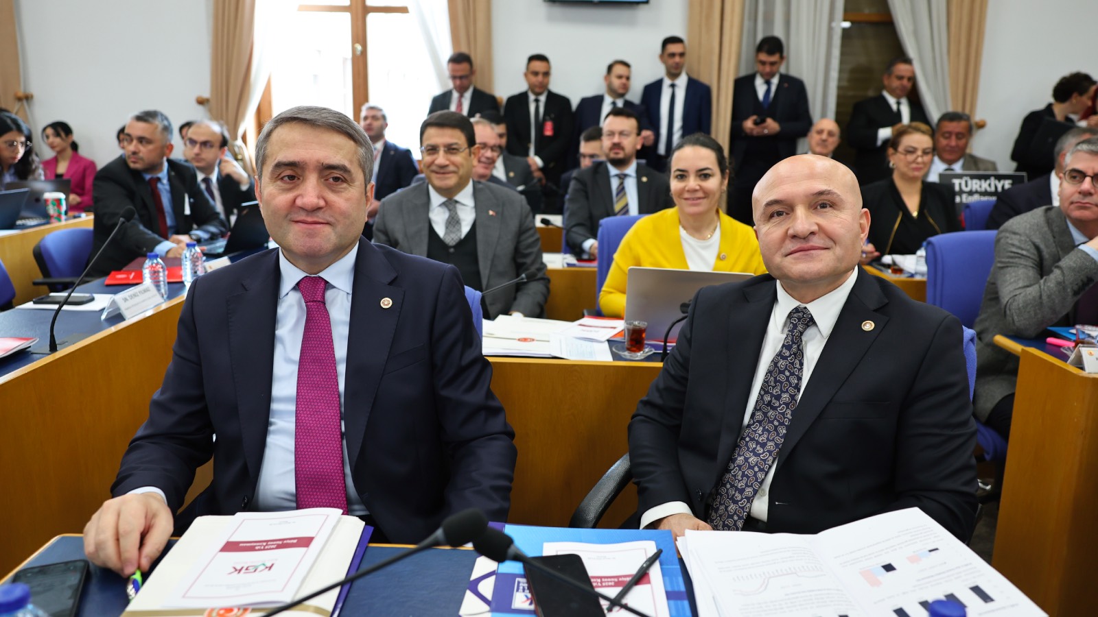 Plan Bütçe Komisyonu'nda "128 milyar dolar" tartışması: Parayı yiyenlerden haber yok 