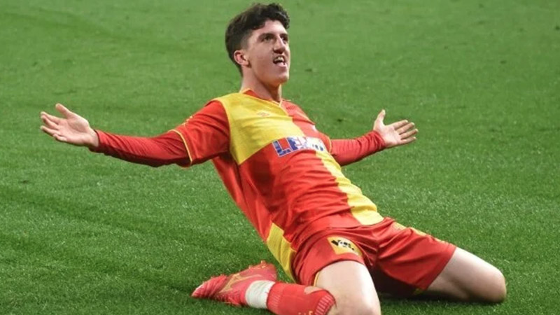 Trabzonspor ve Avrupa takımlarından Göztepe'nin genç oyuncusuna kanca