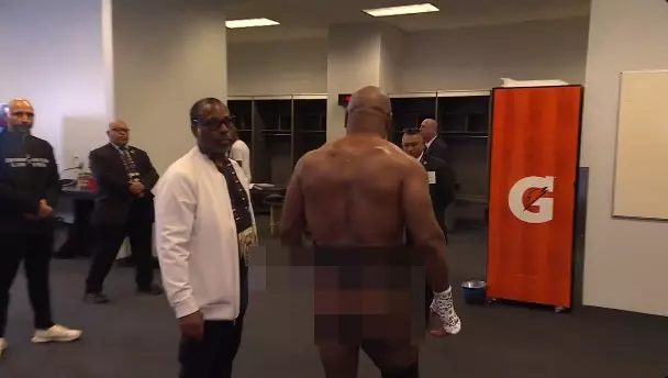 Mike Tyson’ın poposu