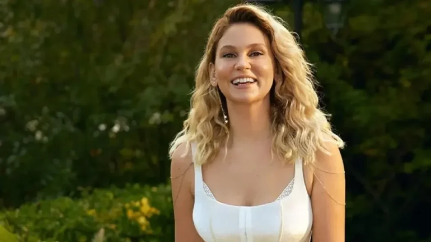 Farah Zeynep Abdullah'tan Ayşe Barım'ın gözaltına alınmasına tepki: Bu öyle böyle değil, inanılmaz bir saçmalık!