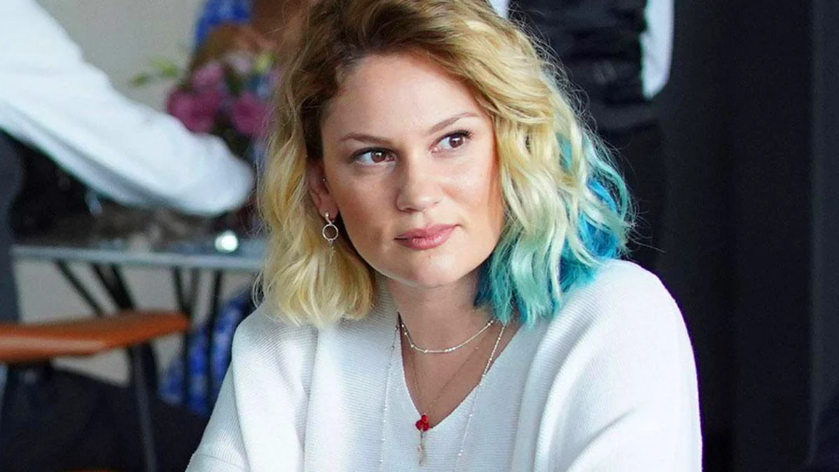 Farah Zeynep Abdullah'tan Ayşe Barım açıklaması: Gezi'den, etki ajanlığı saçmalığından tutuklandığı akıl almaz bir yerdeyiz, herkes korkuyor ve herkes haklı bu distopyada!