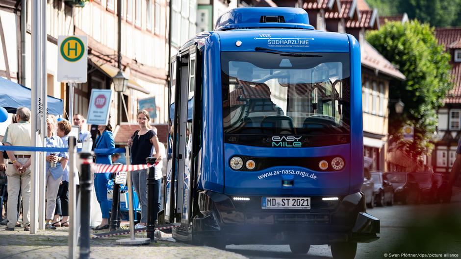 Almanya'da sürücüsüz otobüsler en geç 2027'de yola çıkıyor