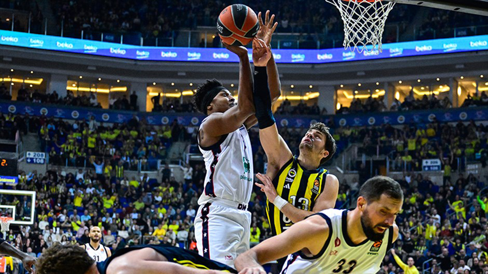 Fenerbahçe Beko evinde Milano'ya takıldı