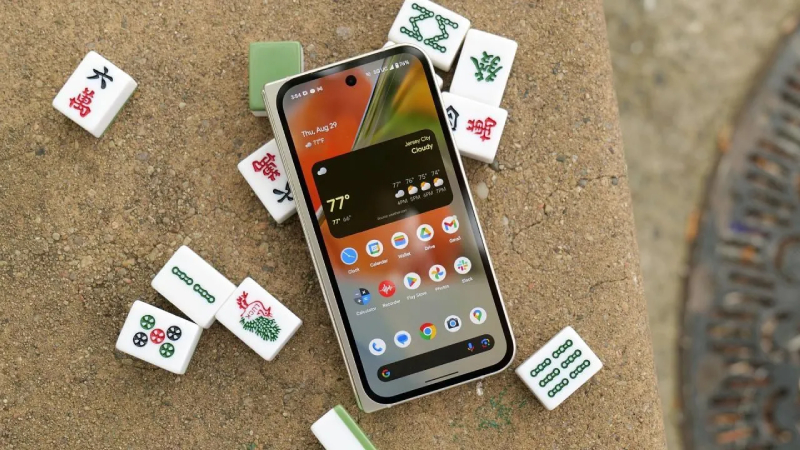 Piyasada şu anda milyonlarca kişi Android işletim sistemine sahip telefon veya tablet kullanıyor. iPhone’ların iOS işletim sistemi güvenlik konusunda yıllardır daha iyi. Google ise Apple’a yaklaşmak için uzun zamandır çeşitli önlemler alıyor. Fakat uygulama mağazası Google Play Store’a sızan bazı uygulamalar, milyonlarca kişiyi tehlikeye atmaya devam ediyor.