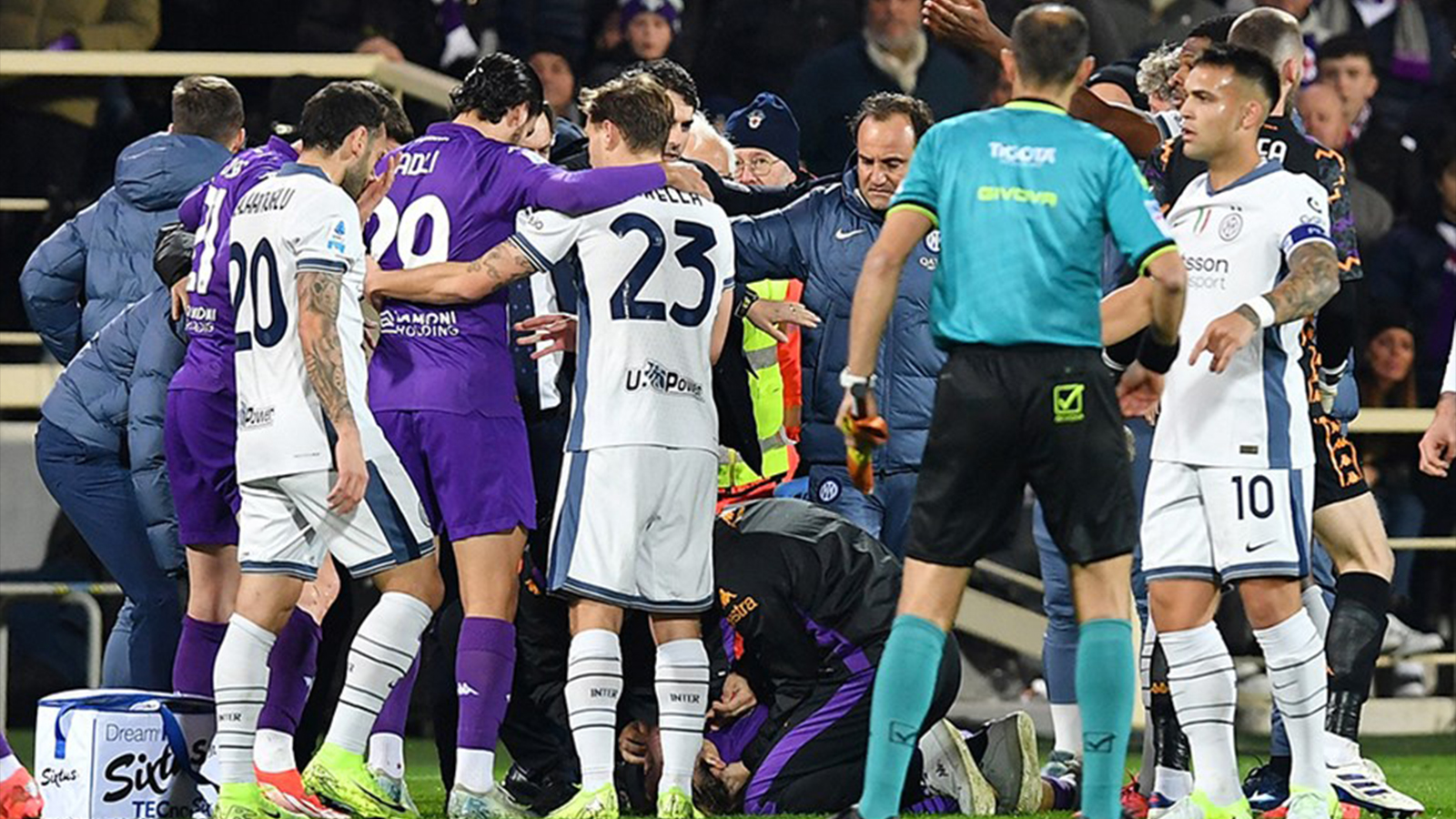 Fiorentina-Inter maçı yarıda kaldı: Genç oyuncu bir anda yere yığıldı
