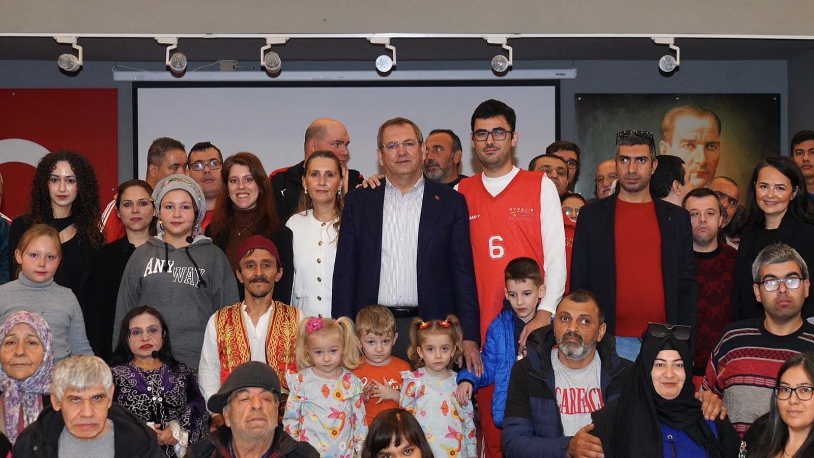 Ayvalık Belediye Başkanı'ndan 3 Aralık Dünya Engelliler Günü açıklaması: Biz onların bir gün değil her gün yanındayız
