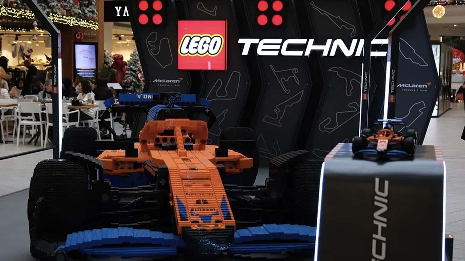 Gerçek Boyutlu LEGO McLaren Formula 1 yarış arabası Akasya’da sergilenmeye başladı