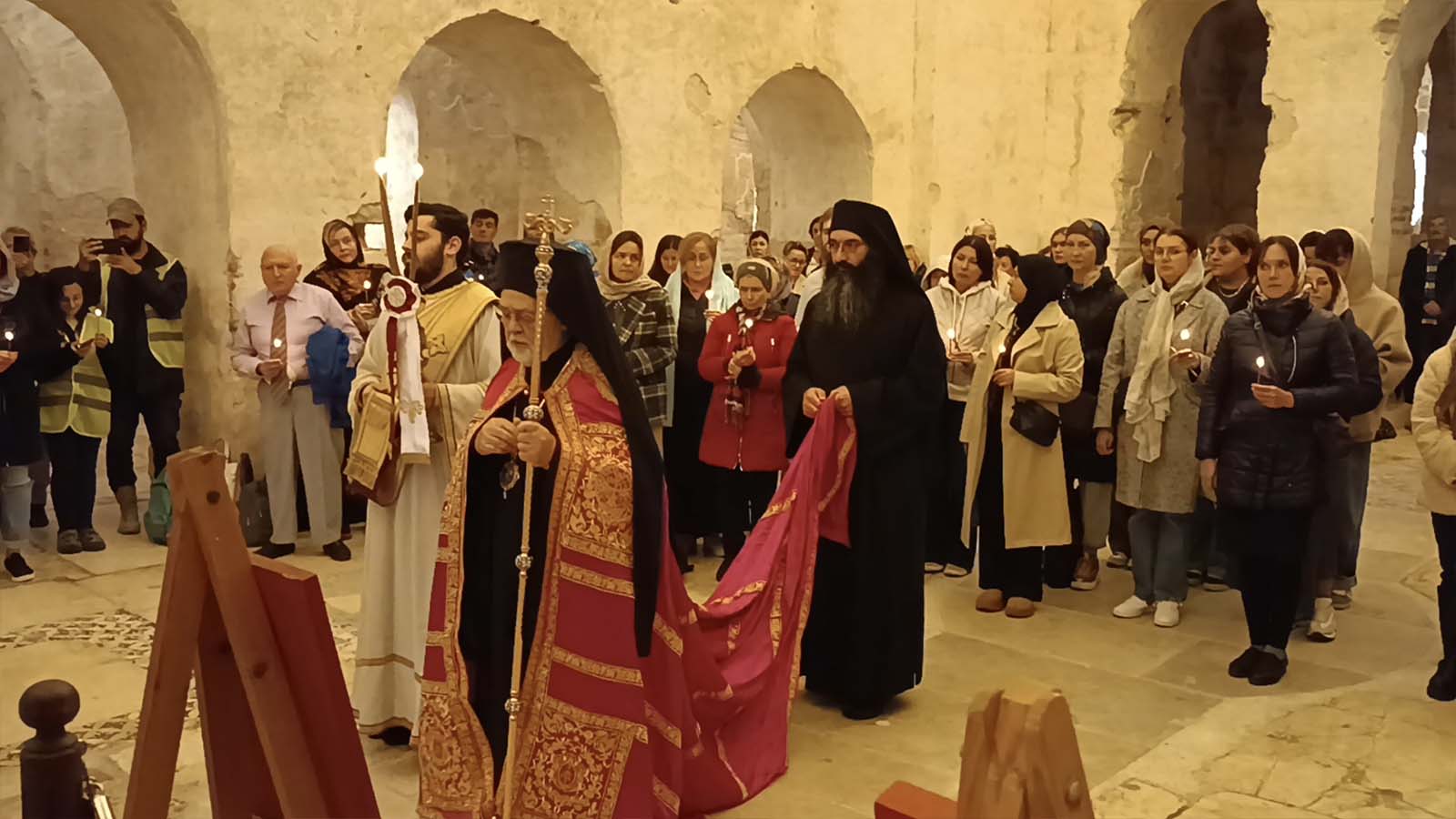 Antalya'da Ortodokslar, "Noel Baba"nın ölüm yıl dönümünde ayin yaptı