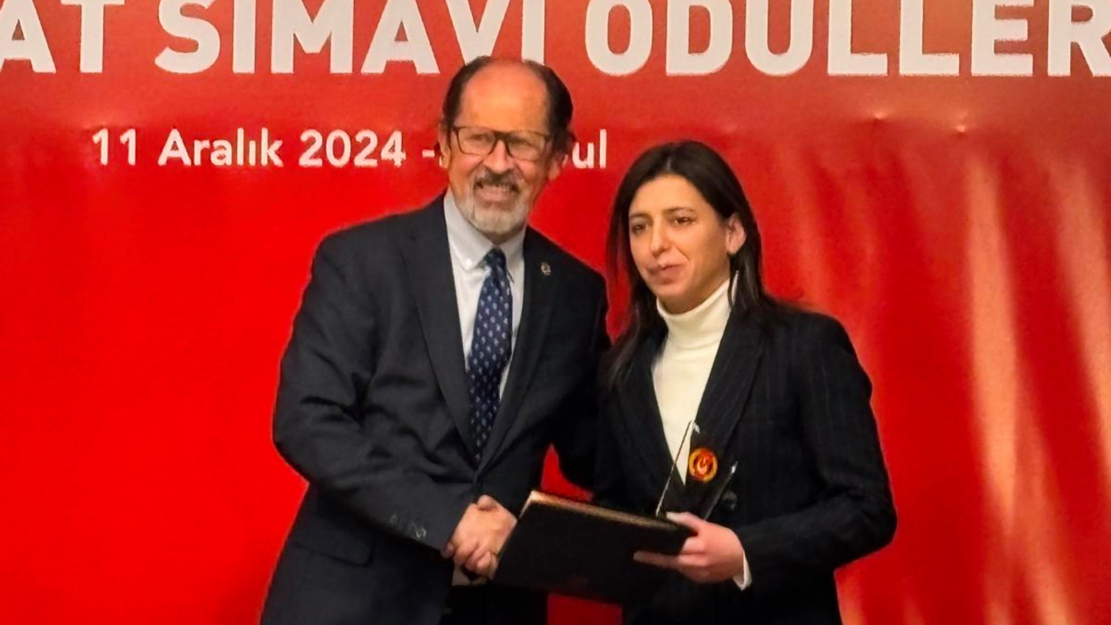 T24 muhabiri Asuman Aranca'nın Sinan Ateş haberine Sedat Simavi Ödülü: Haberini yayınlatamayan, mücadele eden meslektaşlarım adına alıyorum
