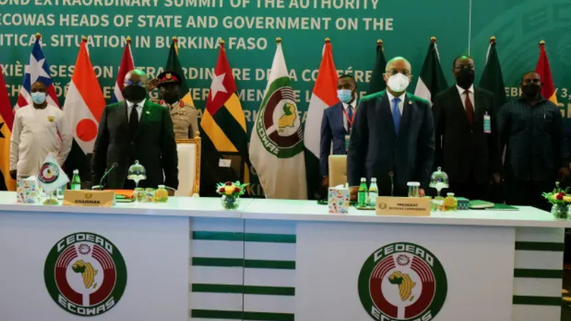 ECOWAS, bloktan ayrılan Burkina Faso, Nijer ve Mali'ye kapılarını açık tutacak